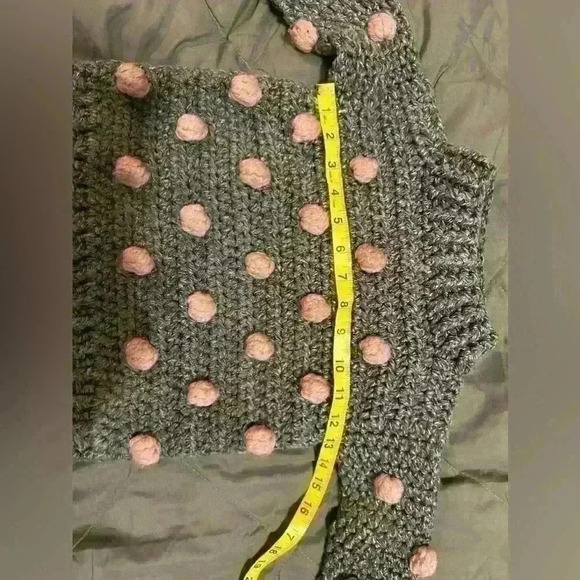 Toddler knitted sweater SO cute grey with pink palms - Picture 3 of 4